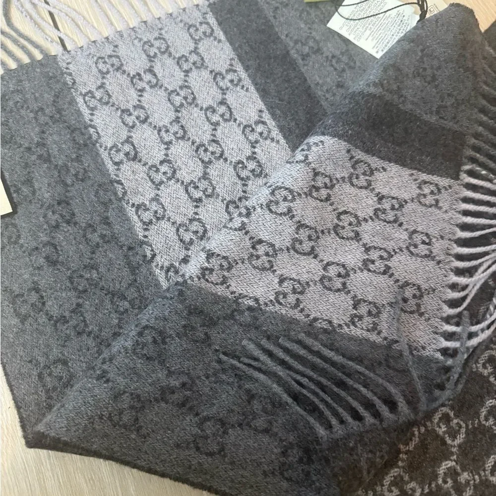 Brand new Gucci Gray Cashmere Scarf / shawl with box and tag unisex